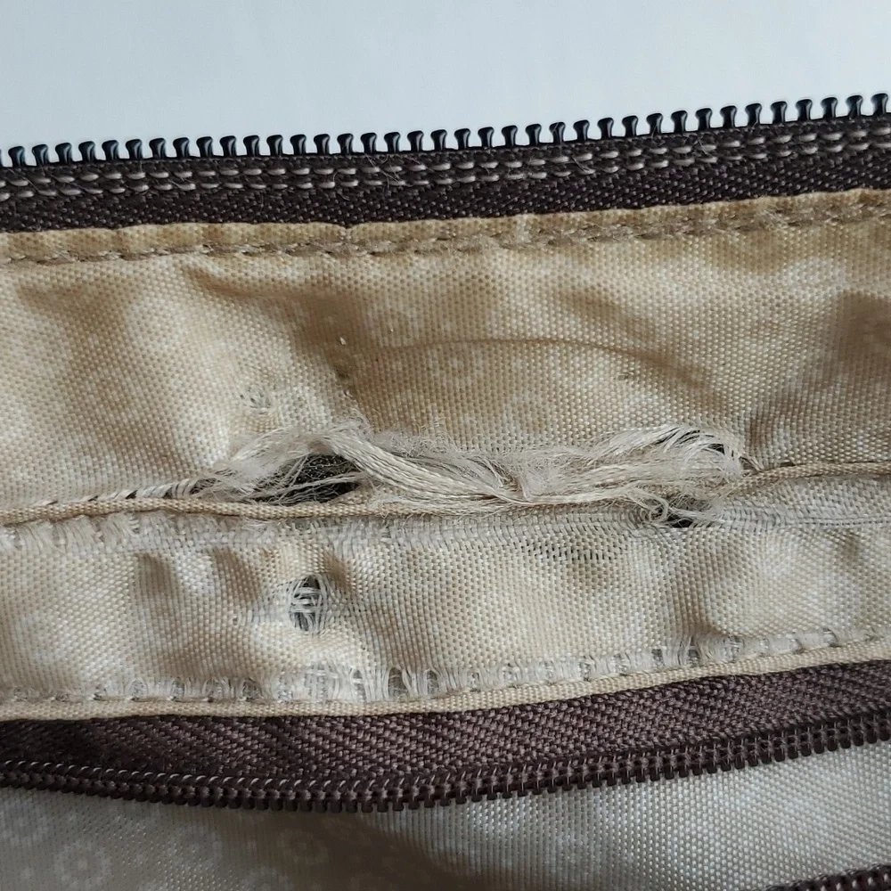 Lug Gray Heathered Slider Crossbody Purse - Picture 11 of 12